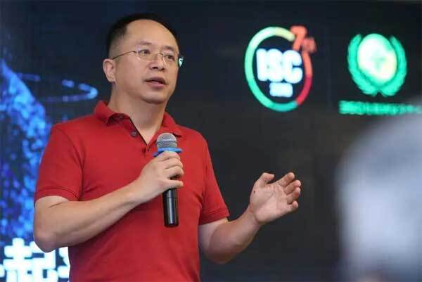 全國政協(xié)委員、經(jīng)濟委員會委員、360集團董事長兼CEO 周鴻祎