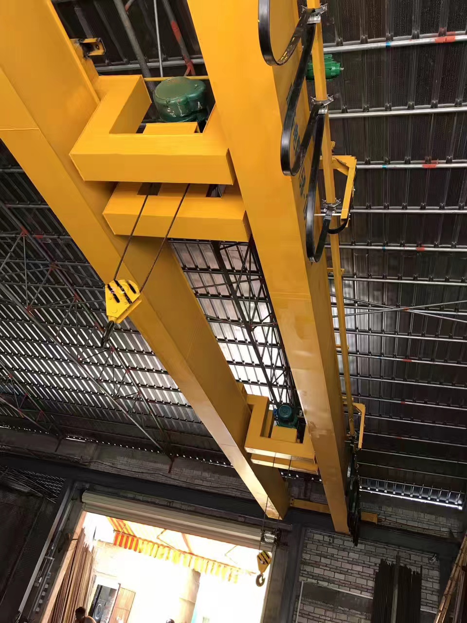 廣州電動(dòng)低靜空橋式起重機(jī)制作安裝