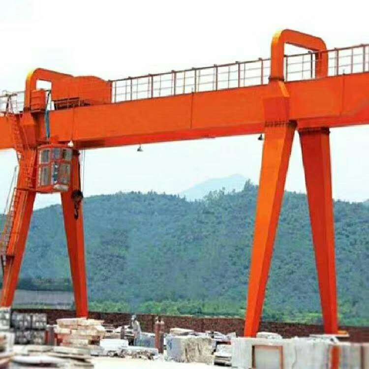 云南華寧縣雙梁起重機(jī)
