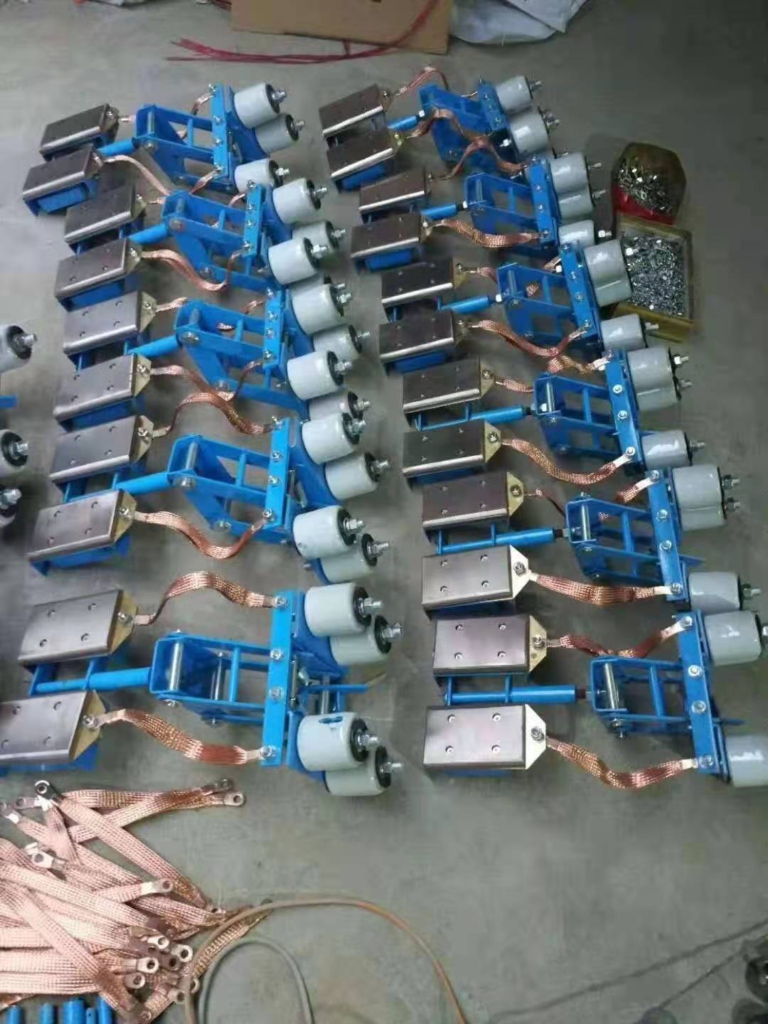 四級集電器 拉緊器 吊架