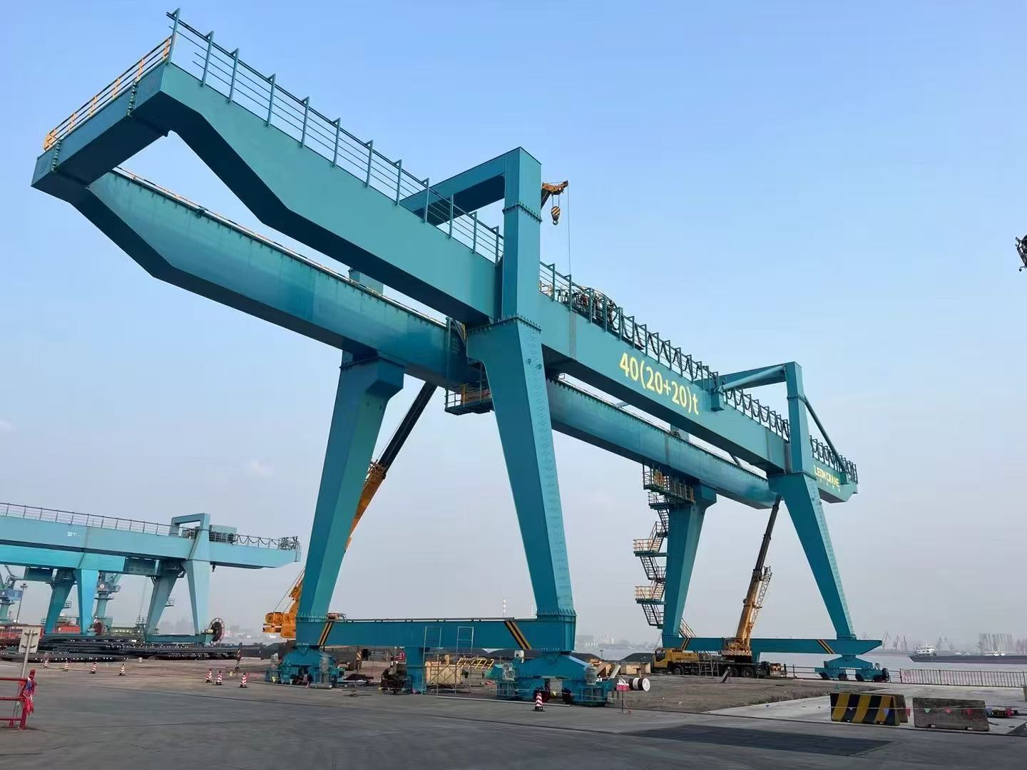 廣州起重設備廠雙主梁門式起重機安裝